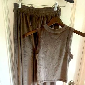 SKIMS - Designer set. 2 piece set. BRAND NEW! With tags!